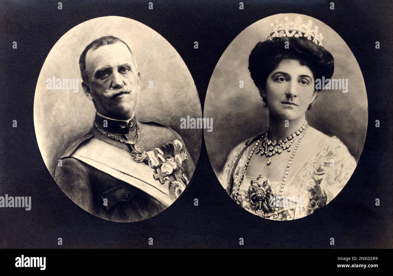 1909 ca, ITALIA : il Re d'Italia VITTORIO EMANUELE III di SAVOIA e la Regina ELENA (Elena del Montenegro). Foto di Bettini , Roma. Cartolina Ilustraded . - ITALIA - CASA SAVOIA - REALI - Nobiltà ITALIANA - SAVOIA - NOBILTÀ - ROYALTY - STORIA - FOTO STORICHE - royalty - nobili - nobiltà italiana - ritratto - ritratto - FAMIGLIA - FAMIGLIA REALE - baffi - baffi - mustache - uniforme militare - uniforme divisa militare - cartolina - Marito e mogli - moglie - housband --- Archivio GBB Foto Stock
