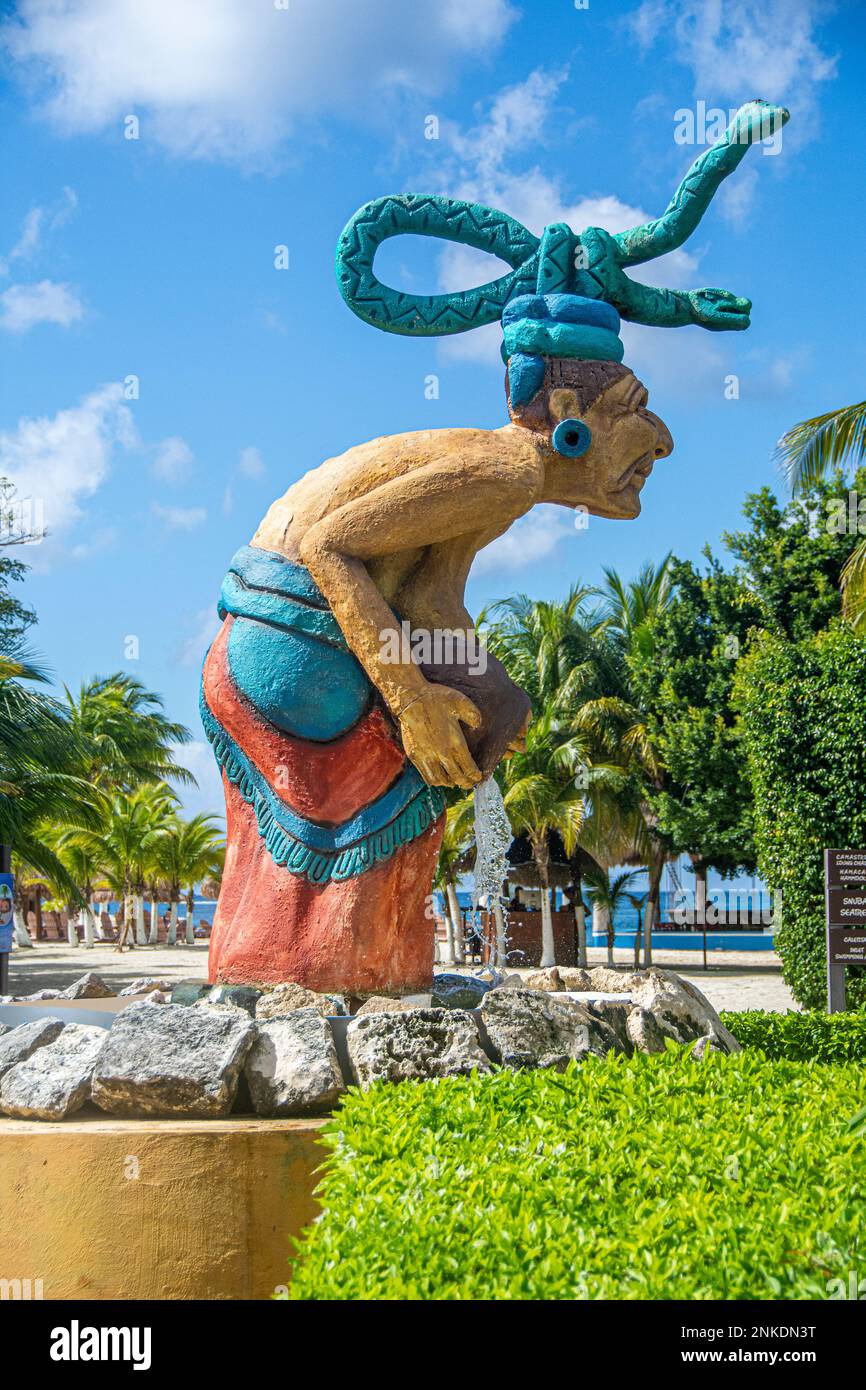 Una scultura all'entrata del Chankanaab Adventure Park, Cozumel, Messico Foto Stock
