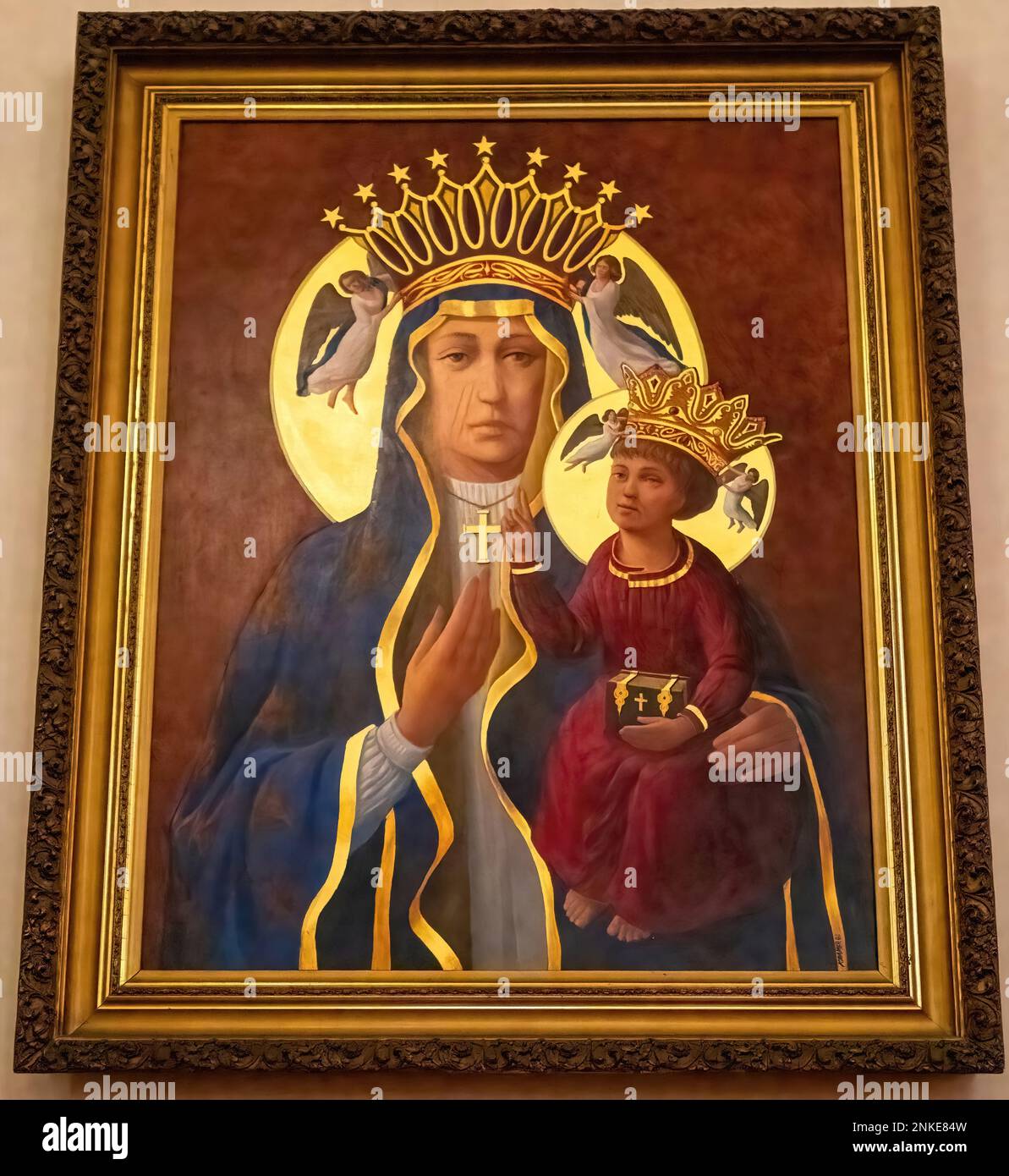 Calamite Madonna Regina del Cielo. Statua di Maria art. Statua della Regina  del Cielo. -  Italia