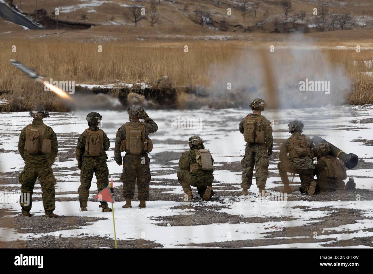 STATI UNITI Marines con il Battaglione Landing Team 1/4, 31st Marine Expeditionary Unit, spara un FGM-148 Javelin durante un esercizio bilaterale di fuoco vivo a Hijudai, Giappone il 21 febbraio 2023. L’esercizio bilaterale è stato condotto per aumentare la conoscenza e la comprensione dei rispettivi sistemi di armi come parte del Iron Fist 23. Iron Fist è un esercizio bilaterale annuale destinato ad aumentare l'interoperabilità e a rafforzare le relazioni tra gli Stati Uniti Marine Corps, Stati Uniti Navy, la forza di autodifesa di terra del Giappone e la forza di autodifesa marittima del Giappone. (STATI UNITI Corpo marino foto di Lance CPL. Bridgette R Foto Stock