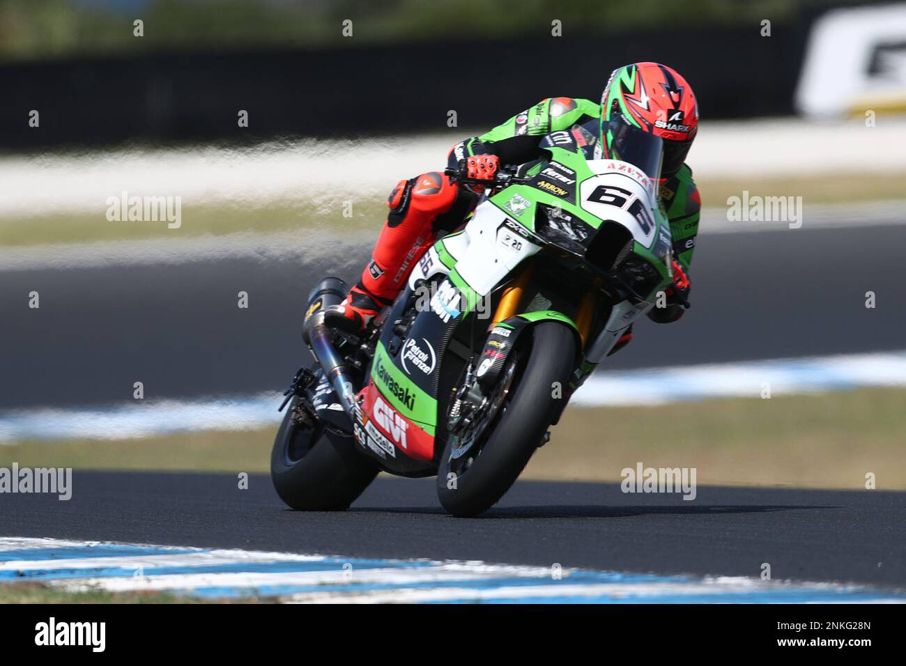 Victoria, Australia. 24th Feb, 2023. Jonathan Rea (GBR)corse per il Kawasaki Racing Team WorldSBK-cavalcando il Kawasaki ZX-10RR durante la pratica per il 2023° round australiano Grand Ridge del 2023° campionato mondiale Motul FIM Superbike a Phillip Island, Australia, il 24 febbraio 2023 - Image Credit: brett keating/Alamy Live News Foto Stock