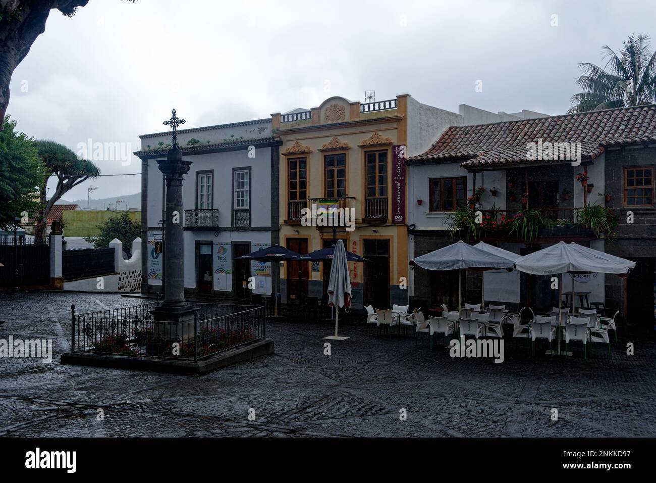 Una strada nel villaggio di Teror - una piccola città dedicata alla Vergine Maria a breve distanza da Las Palmas. Foto Stock