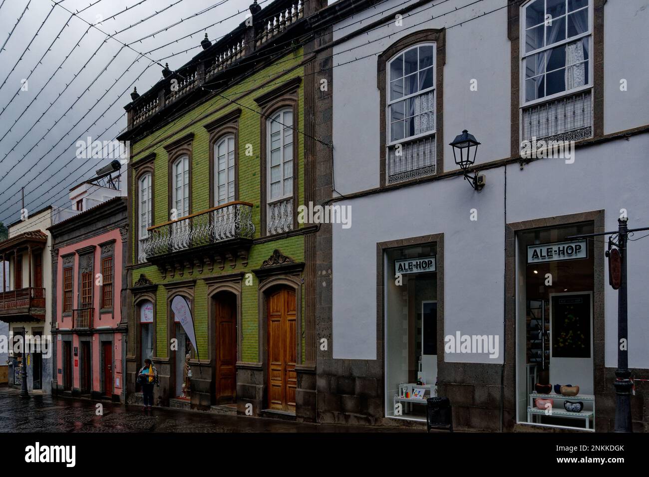 Una strada nel villaggio di Teror - una piccola città dedicata alla Vergine Maria a breve distanza da Las Palmas. Foto Stock