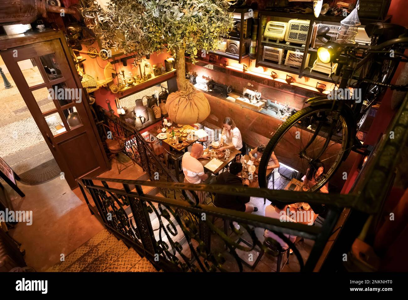Portugese ristorante interno, Macau Hong Kong, Cina. Foto Stock
