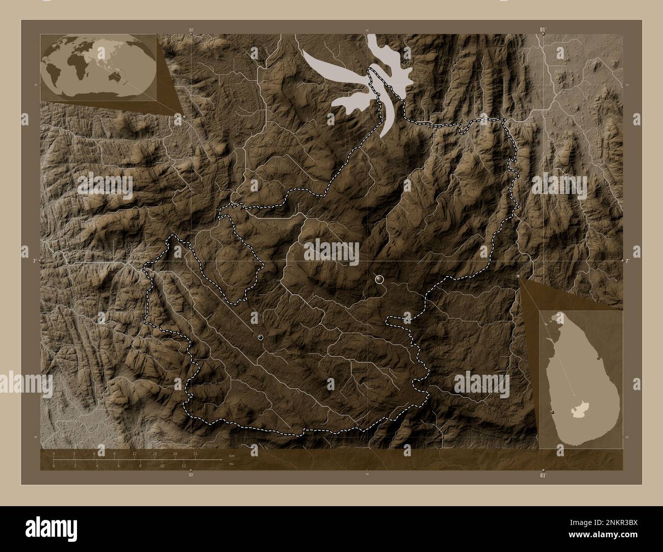 Nuwara Eliya, distretto dello Sri Lanka. Mappa dell'altitudine colorata in tonalità seppia con laghi e fiumi. Posizioni delle principali città della regione. Angolo auxil Foto Stock