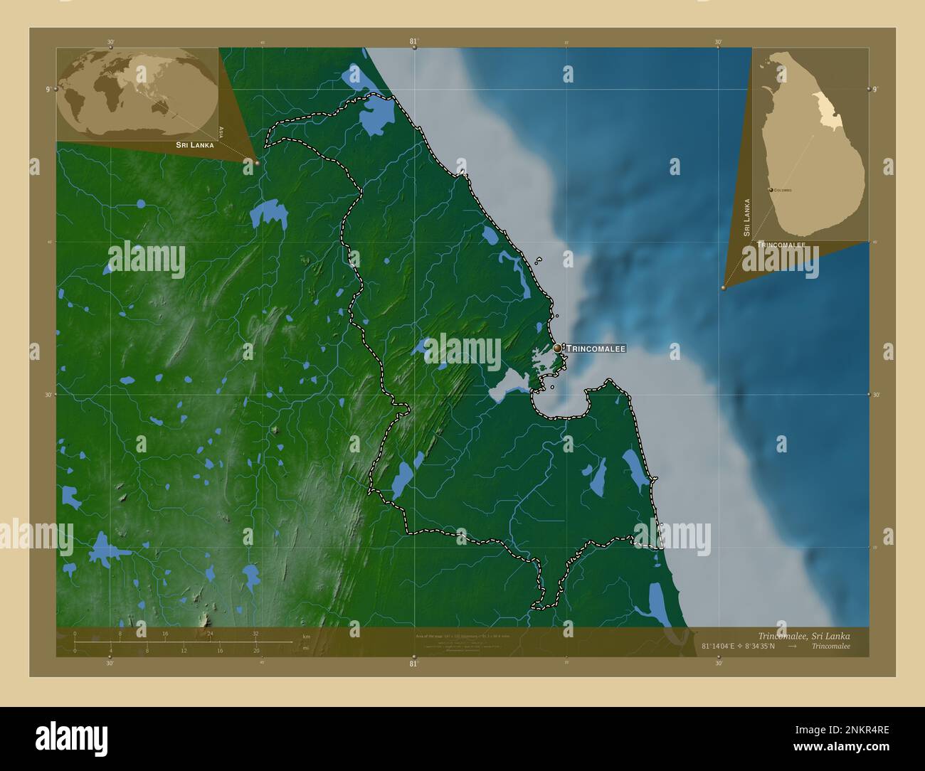 Trincomalee, distretto di Sri Lanka. Mappa di altitudine colorata con laghi e fiumi. Località e nomi delle principali città della regione. Ausiliario angolo l Foto Stock