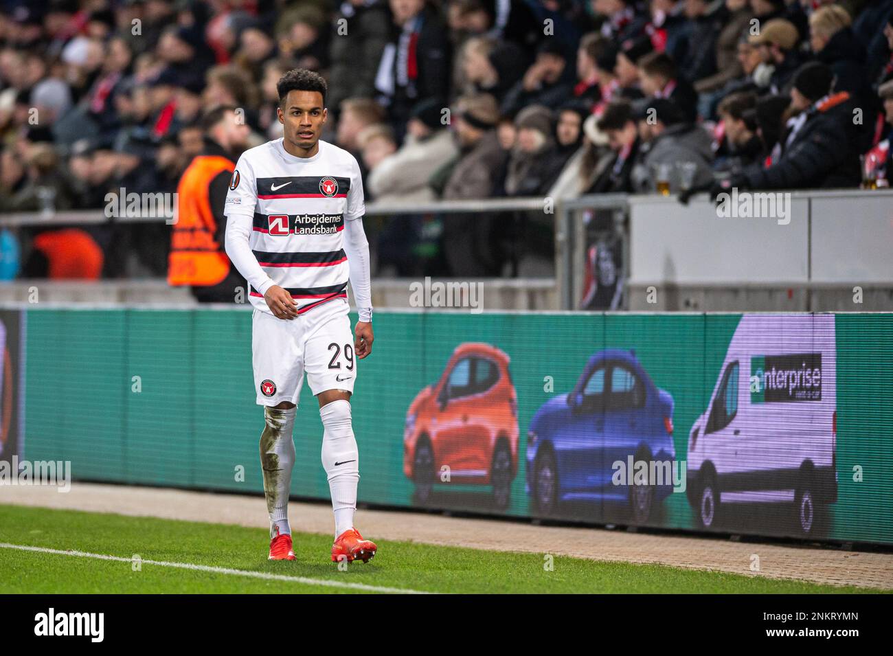 Herning, Danimarca. 23rd Feb, 2023. Paulinho (29) del FC Midtjylland viene inviato con un cartellino rosso durante la partita della UEFA Europa League tra FC Midtjylland e Sporting CP alla MCH Arena di Herning. (Photo Credit: Gonzales Photo/Alamy Live News Foto Stock