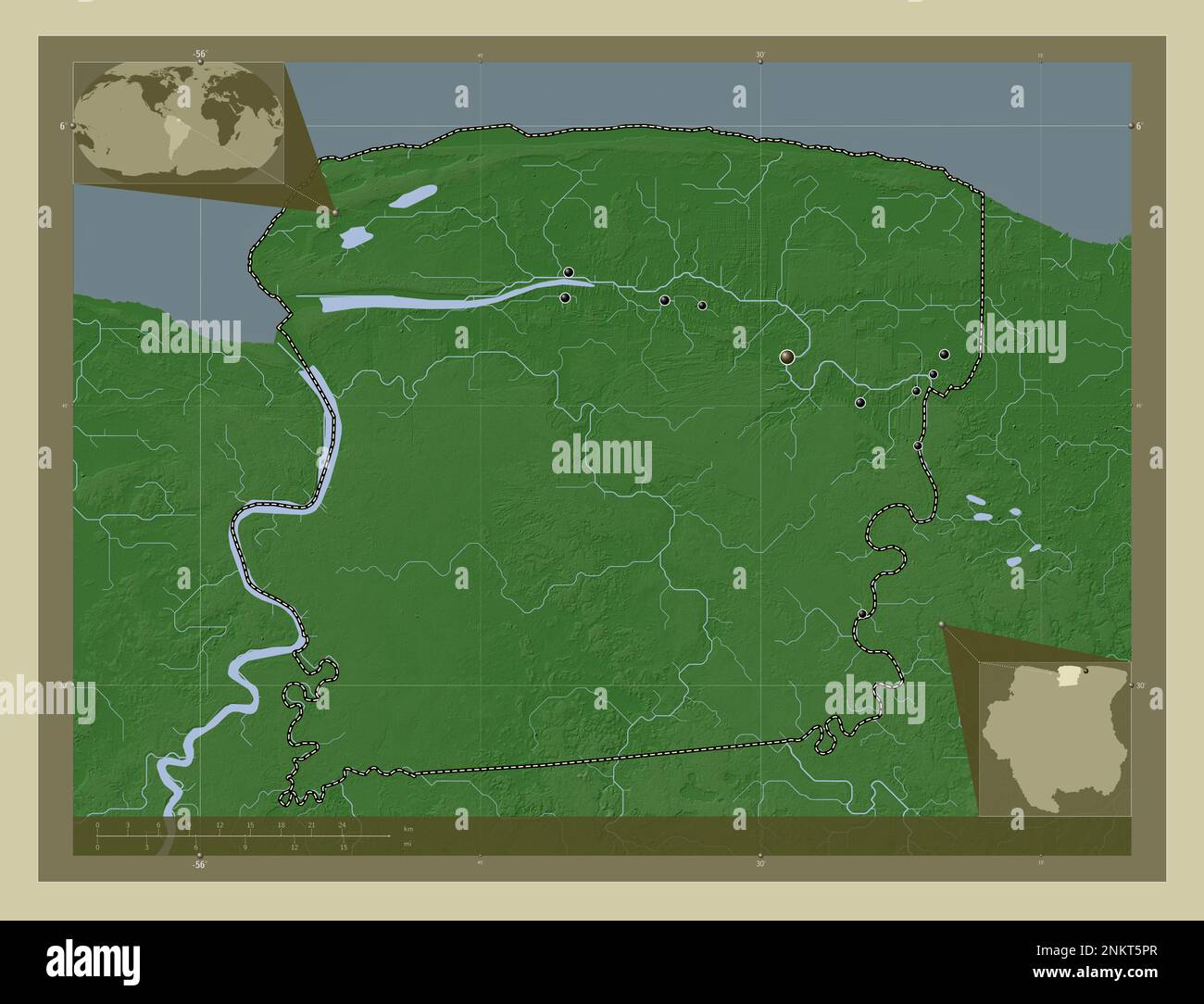 Saramacca, distretto del Suriname. Mappa dell'altitudine colorata in stile wiki con laghi e fiumi. Posizioni delle principali città della regione. Angolo ausiliario Foto Stock