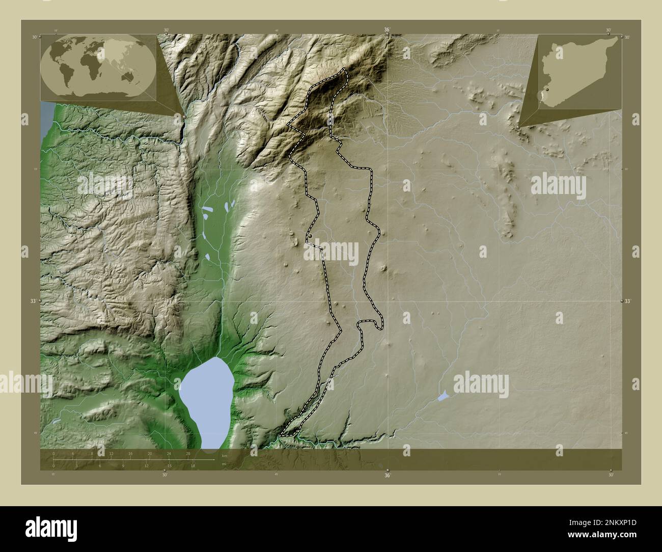 Quneitra, provincia della Siria. Mappa dell'altitudine colorata in stile wiki con laghi e fiumi. Mappe delle posizioni ausiliarie degli angoli Foto Stock