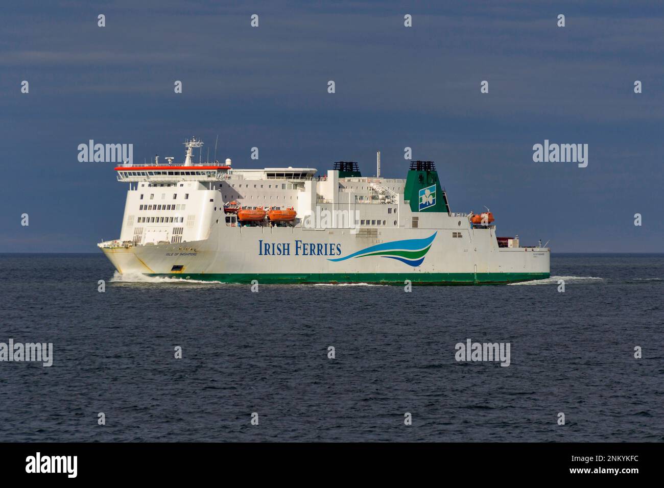 Isle of Inishmore è un traghetto attraverso la Manica gestito da Irish Ferries. Foto Stock