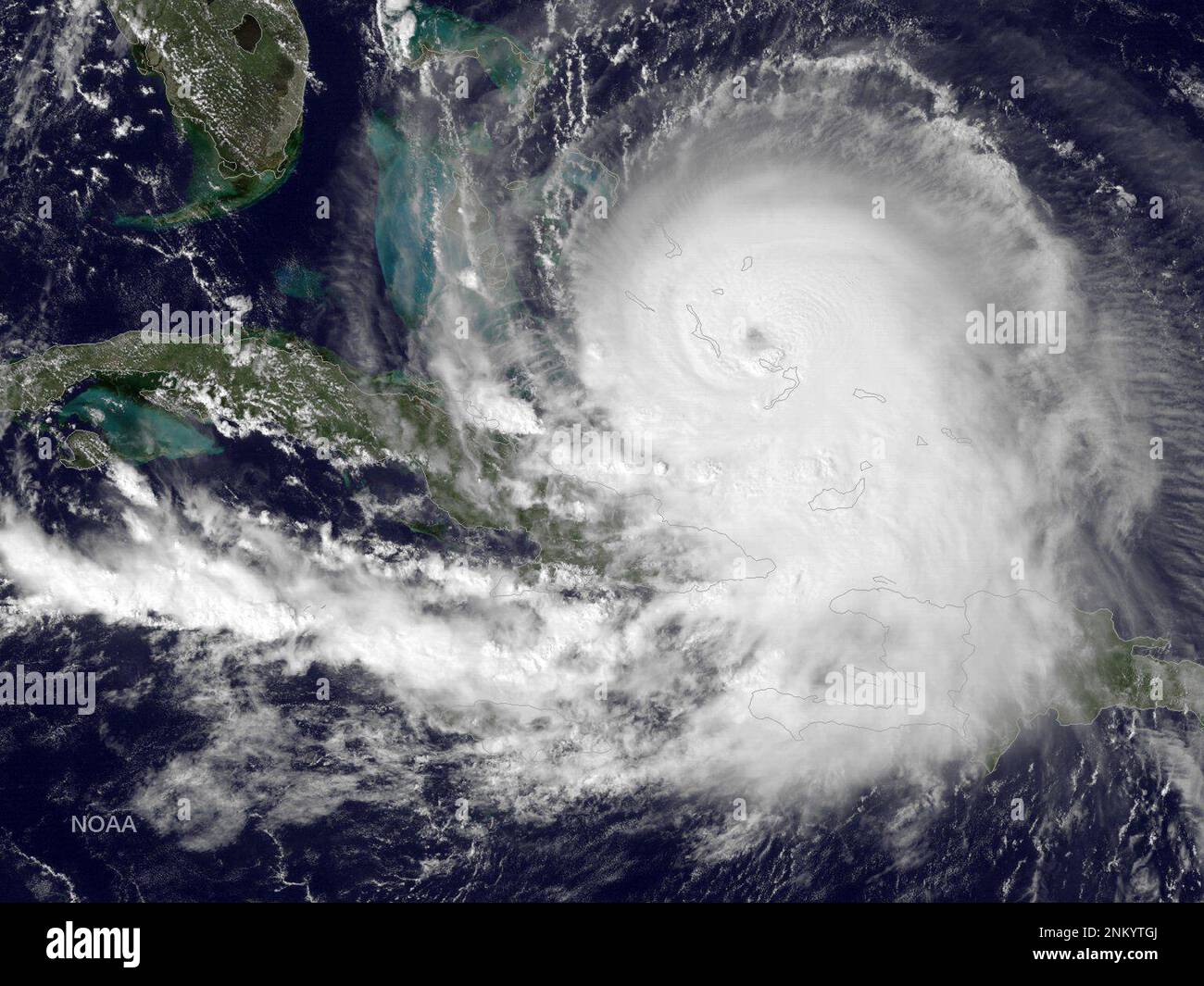 Hurricane Joaquin, come visto dal satellite GOES-13 del NOAA alle 19:00:00 UTC del 1 ottobre 2015 Foto Stock