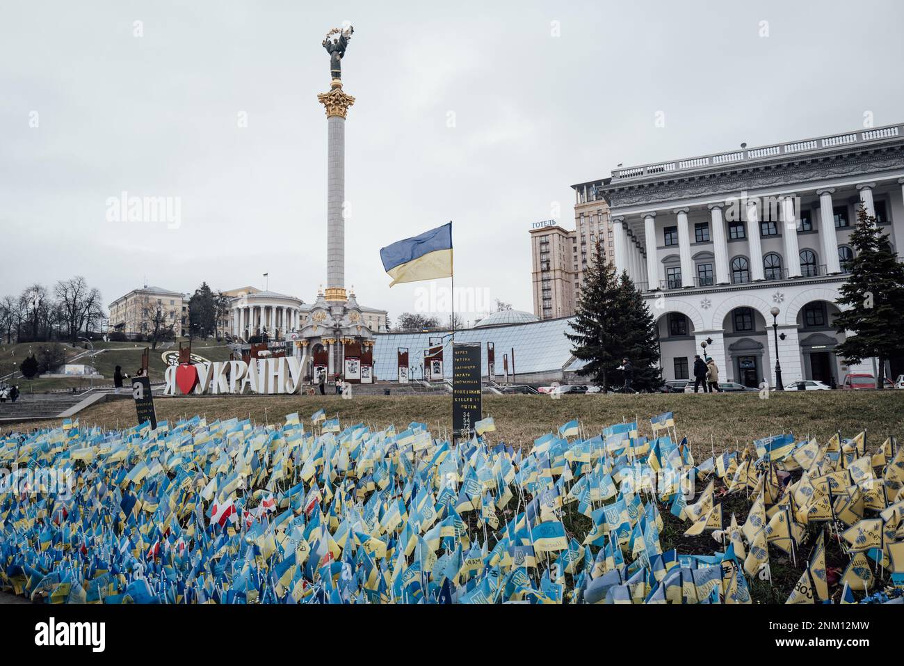 Ucraina / Kyiv - 24/2/2023 - Adrien Vautier / le Pictorium - Guerra in Ucraina - 1 anno - - - 24/2/2023 - Ucraina / Kyiv - Piazza Maidan il 24 febbraio 2023, un anno dopo l'invasione russa dell'Ucraina. NO RUSSIA Foto Stock