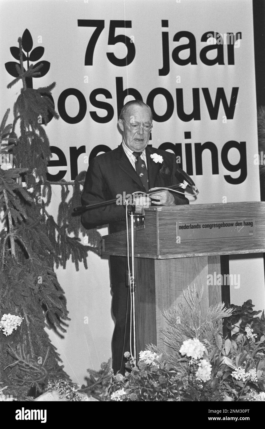 Il principe Bernhard e la principessa Juliana all'apertura del simposio Koninklijke Ned. Associazione forestale; Principe Bernhard durante il discorso ca. 1985 Foto Stock