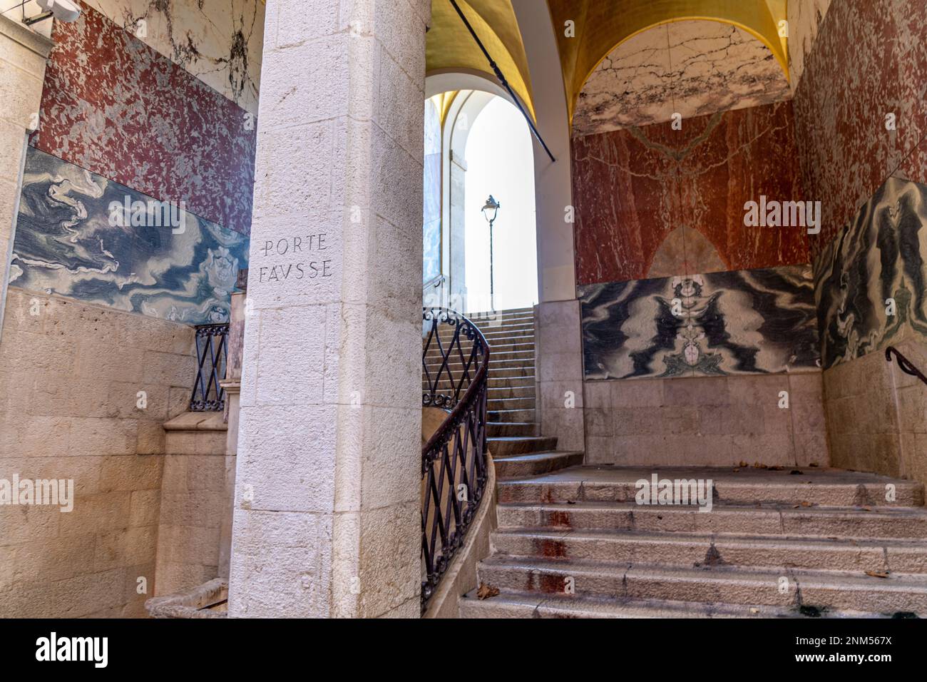 Scale Porte fausse, Vieux Nice, Costa Azzurra, Alpes-Maritimes, Francia Foto Stock