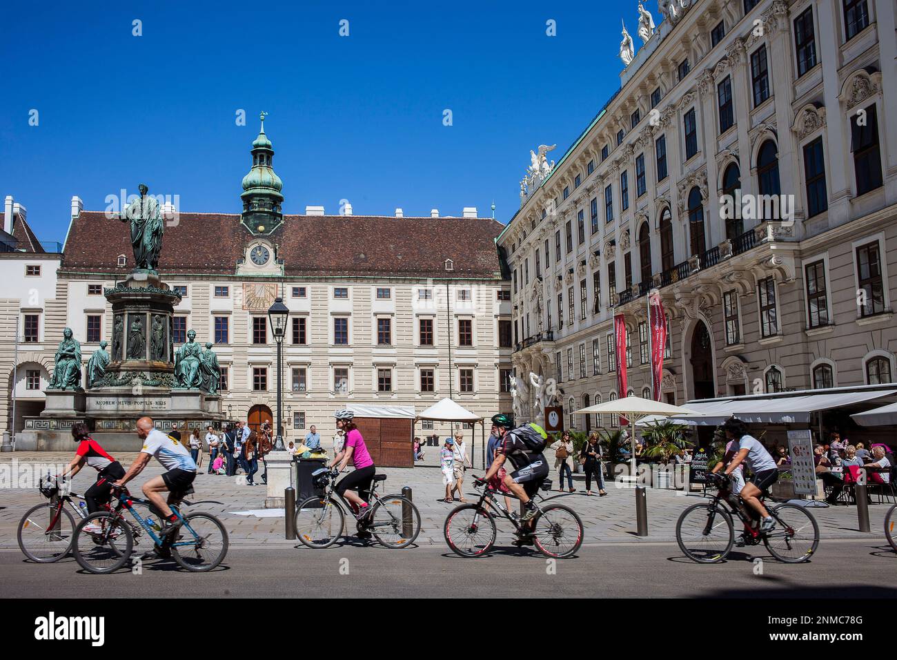 Le biciclette nel Palazzo Imperiale Hofburg,Vienna, Austria, Europa Foto Stock