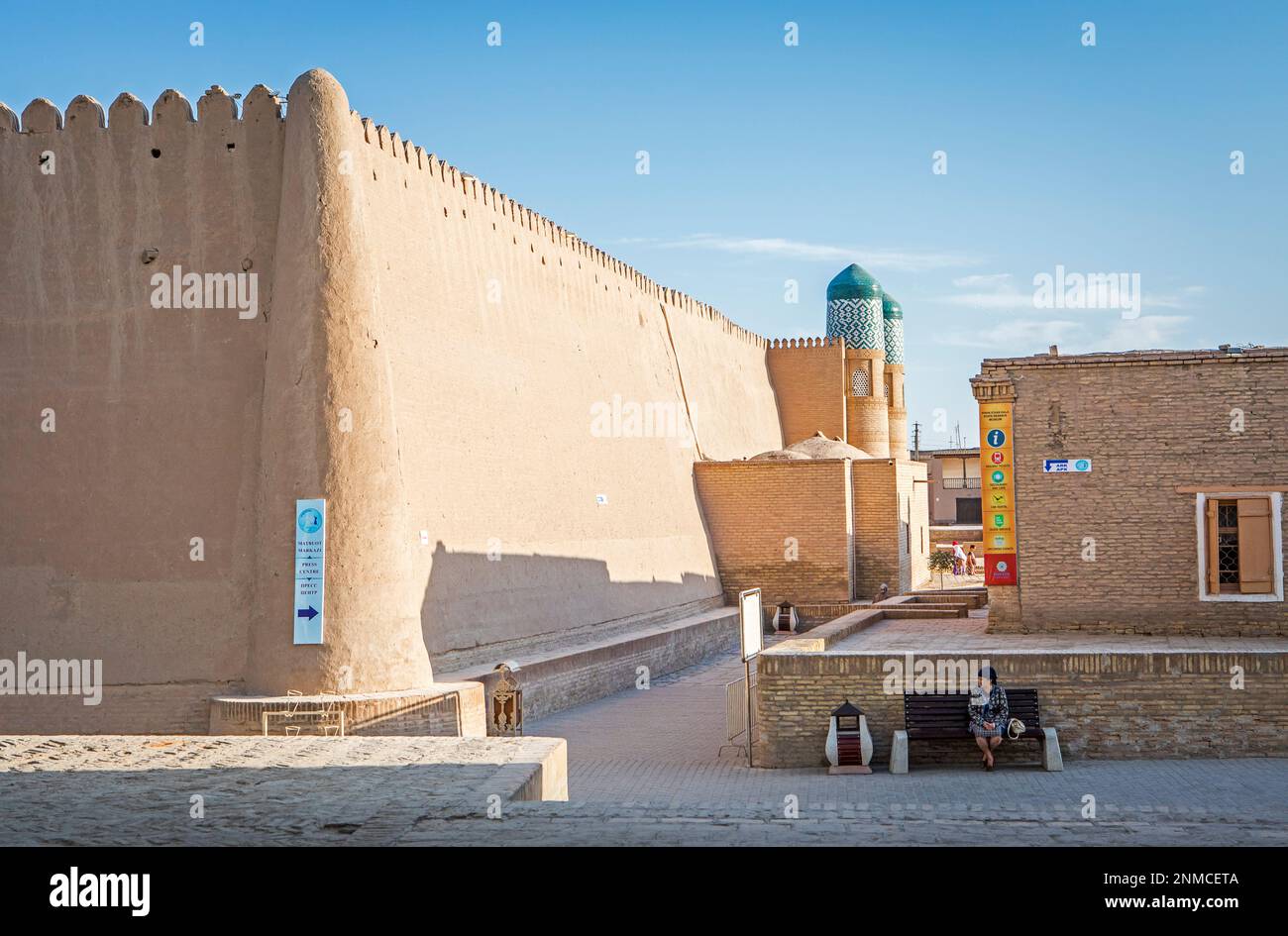 Pareti di Kuhna Arca, scene di strada in IchonQala o città vecchia