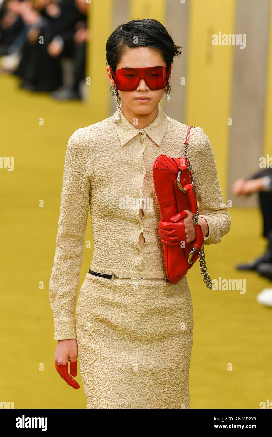 Milano, Italia. 24th Feb, 2023. GUCCI Autunno-Inverno 2023-2024 durante la settimana della Moda di Milano il 2023 febbraio - Milano; Italia 24/02/2023 Credit: dpa/Alamy Live News Foto Stock