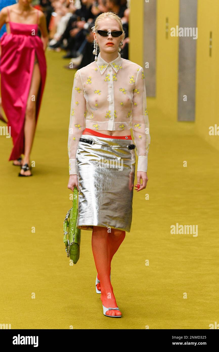 Milano, Italia. 24th Feb, 2023. GUCCI Autunno-Inverno 2023-2024 durante la settimana della Moda di Milano il 2023 febbraio - Milano; Italia 24/02/2023 Credit: dpa/Alamy Live News Foto Stock