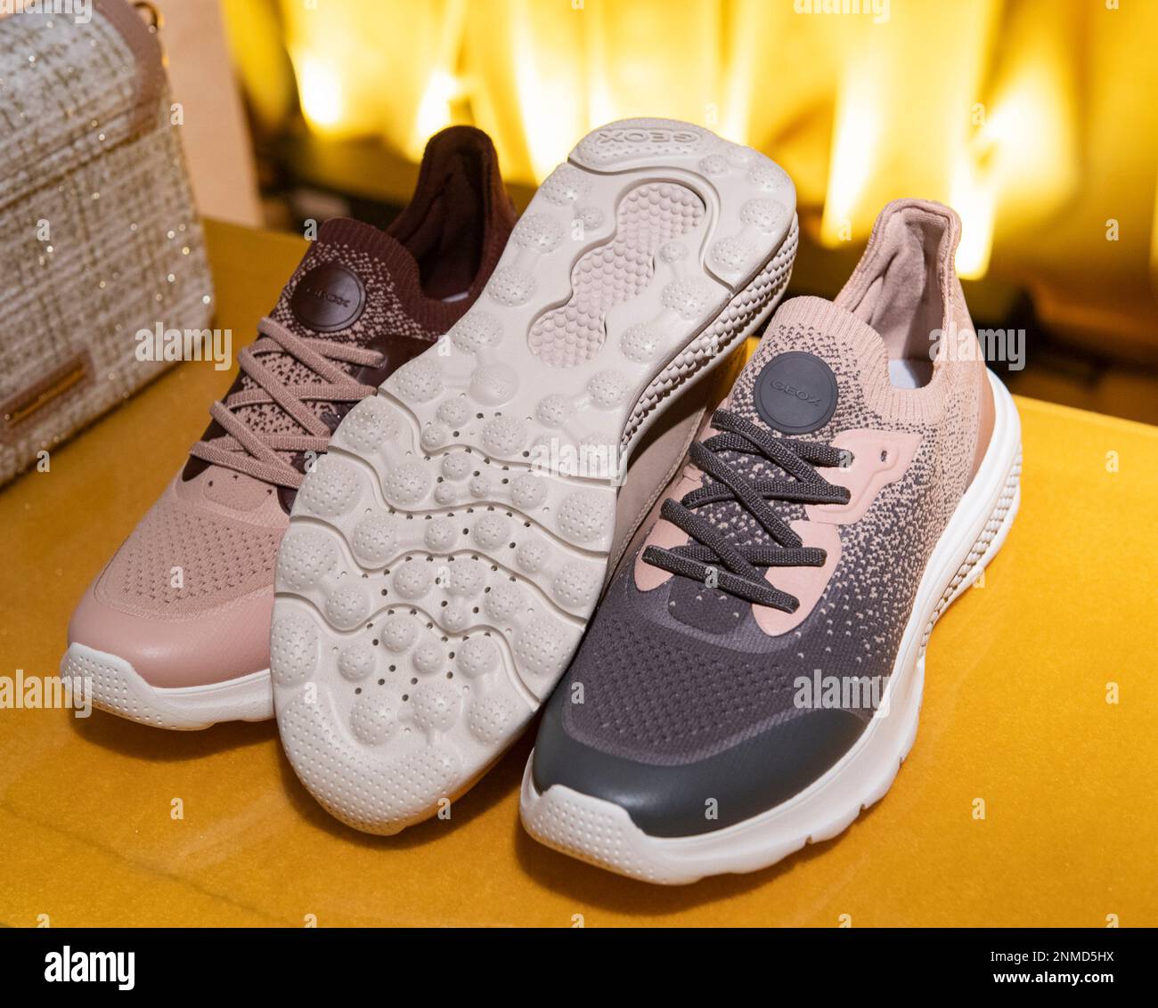 Milano Fashion Week Donna Autunno Inverno 23 24 Geox Presentazione Milano Italia 23rd Febbraio 2023 SGPItalia id 128785 001 Not Exclusive Foto stock Alamy