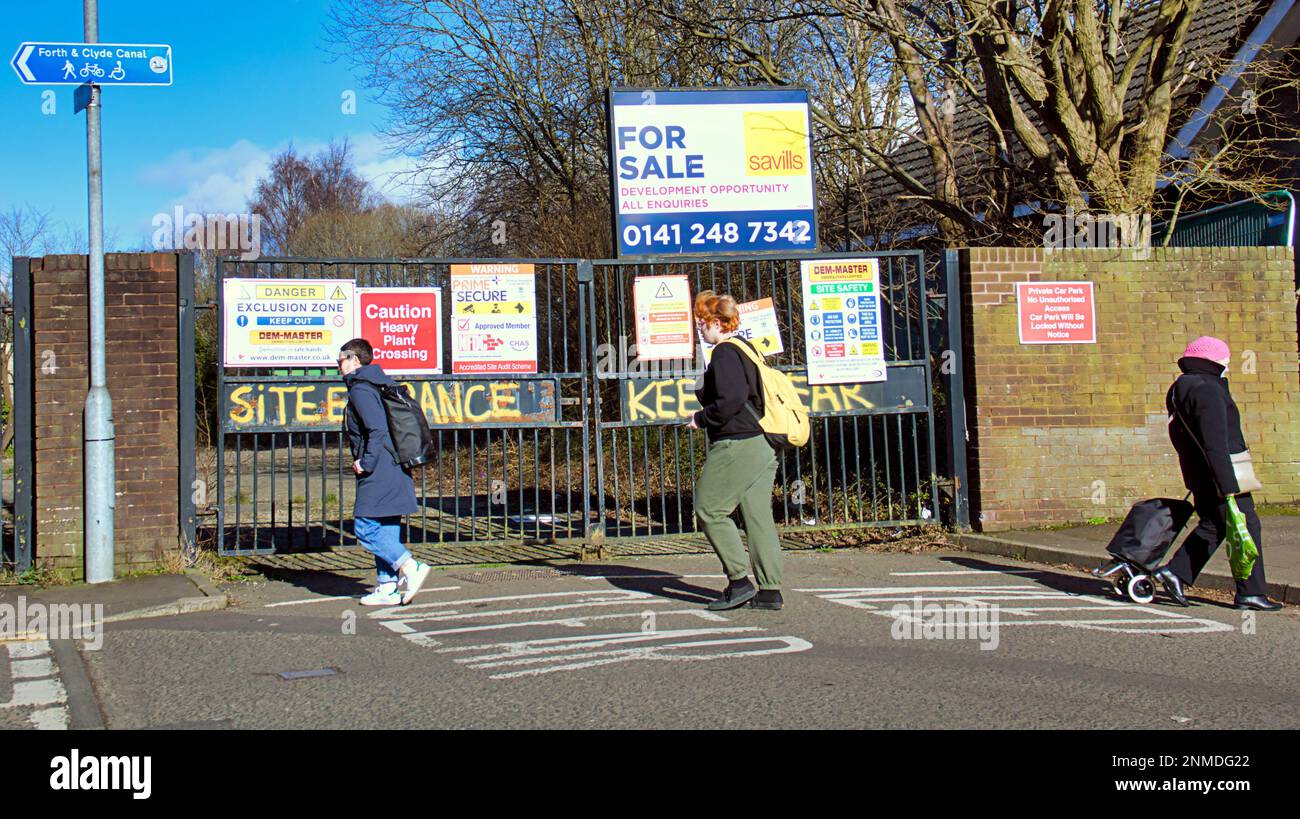 L'ingresso al sito dell'edificio tiene chiaro Anniesland Glasgow, Scozia, Regno Unito Foto Stock