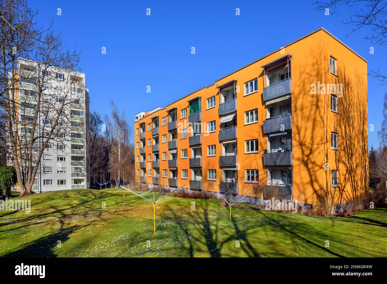 Architettura, nuovi edifici colorati a Thingers, un quartiere di Kempten, Allgaeu, Baviera, Germania Foto Stock