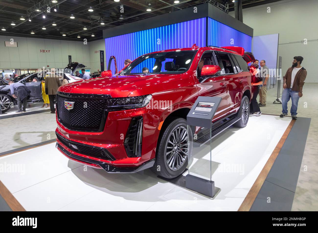 Detroit, Michigan USA, 14 settembre 2022, la 2023 Cadillac Escalade-V in mostra al North American International Auto Show. Il prezzo di partenza Foto Stock