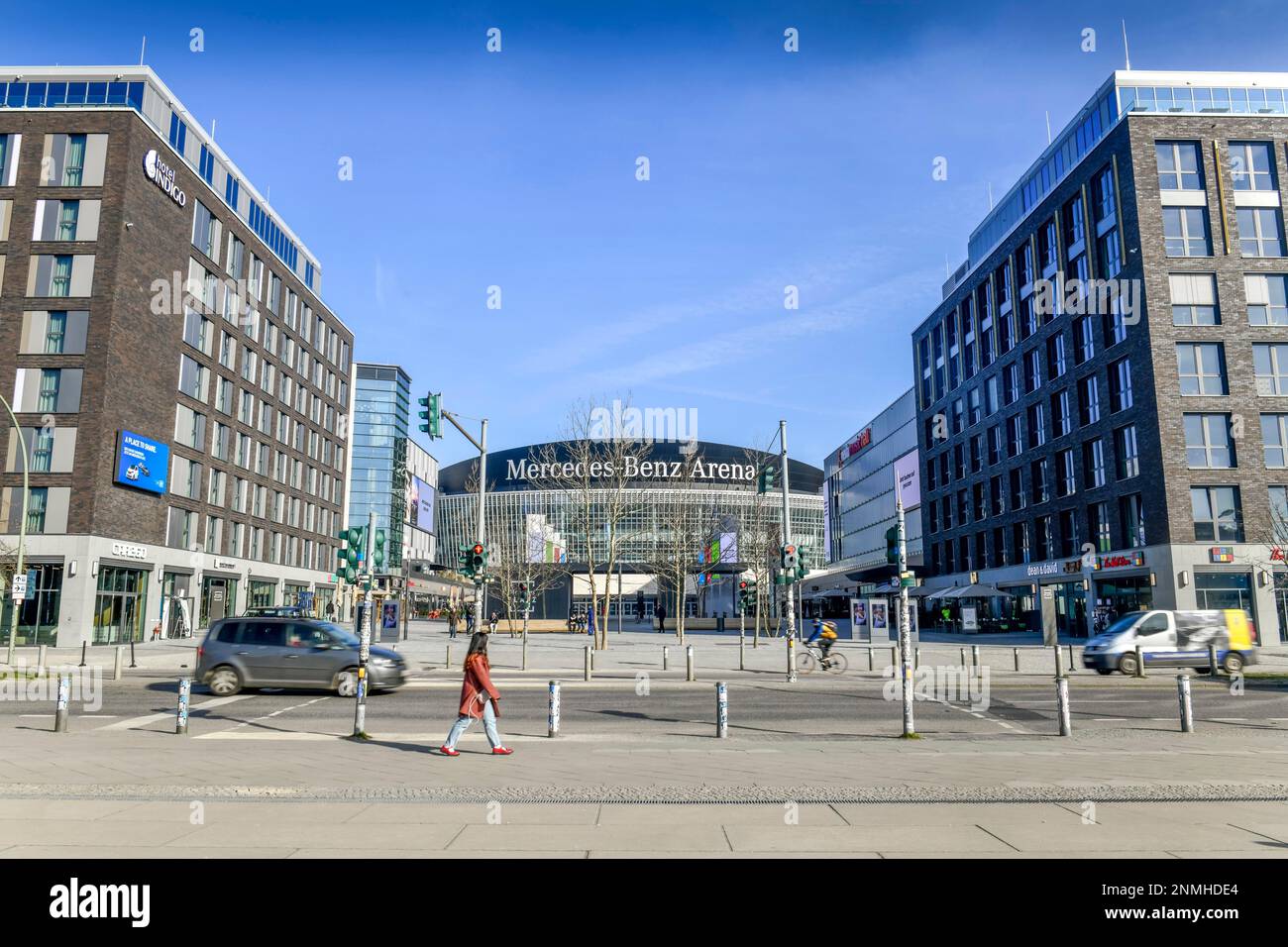 Mercedes Benz Arena, Mercedes-Benz-Platz, Muehlenstra?e, Friedrichshain, Berlino, Germania Foto Stock