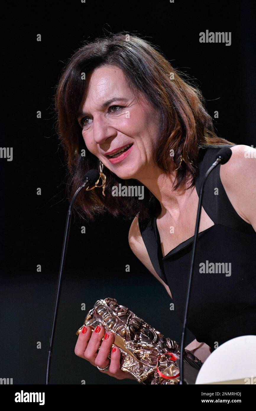 Michaela Pavlatova riceve il premio miglior lungometraggio Cesar per il film ma famille afghane durante i Cesar Film Awards 48th a l'Olympia a Parigi, in Francia, il 24 febbraio 2023. Foto di Aurore Marechal/ABACAPRESS.COM Credit: Abaca Press/Alamy Live News Foto Stock