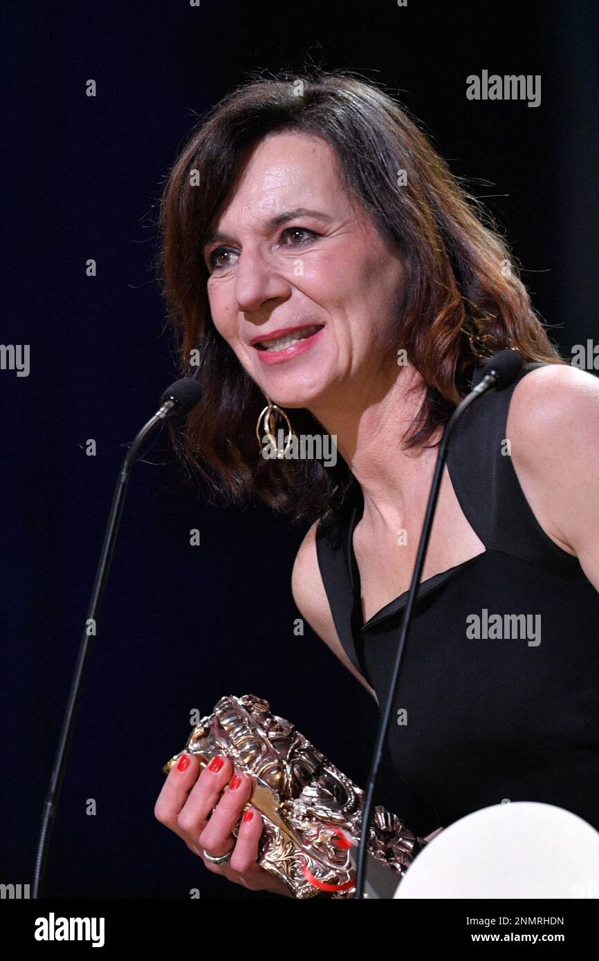 Michaela Pavlatova riceve il premio miglior lungometraggio Cesar per il film ma famille afghane durante i Cesar Film Awards 48th a l'Olympia a Parigi, in Francia, il 24 febbraio 2023. Foto di Aurore Marechal/ABACAPRESS.COM Credit: Abaca Press/Alamy Live News Foto Stock