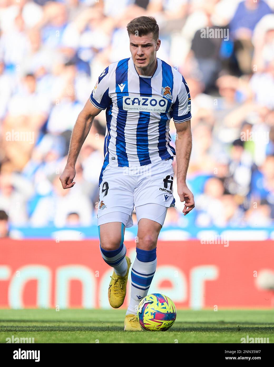 Alexander Sorloth di Real Sociedad in azione durante la partita la Liga Santander tra Real Sociedad e RC Celta CF allo stadio reale Arena il febbraio Foto Stock