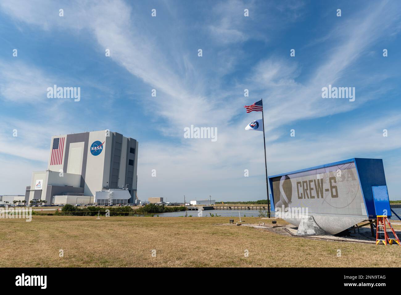 NASA Vehicle Assembly Building & LC-39 Press Site con Countdown Clock Foto Stock