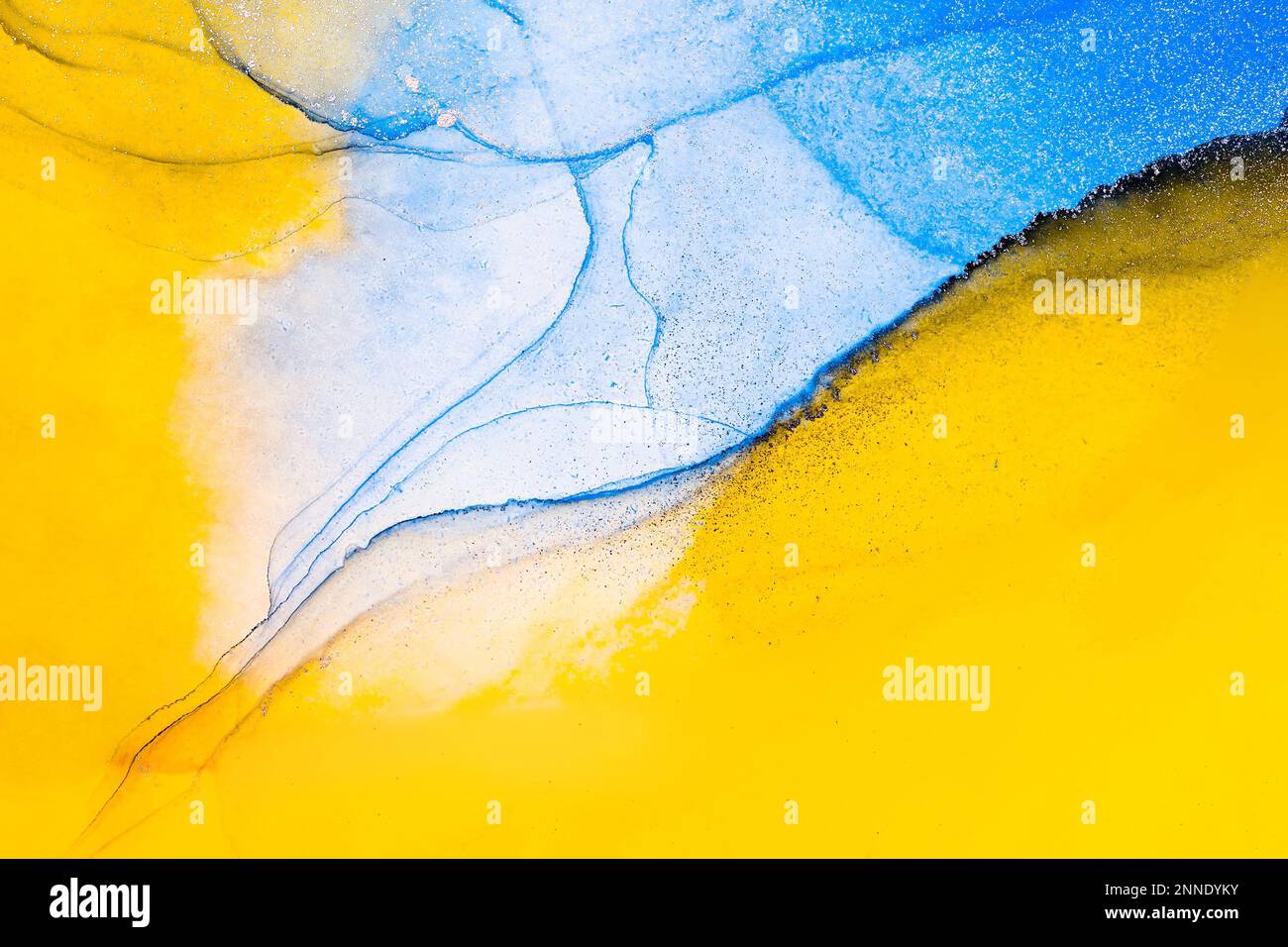 Texture astratta acquerello blu e giallo con forme fluide e vivaci sfumature di colore artistico. Foto Stock