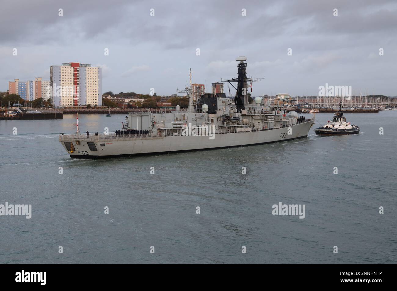 Il SOMERSET HMS Fregate di tipo 23 della Royal Navy di Plymouth entra nella base navale Foto Stock