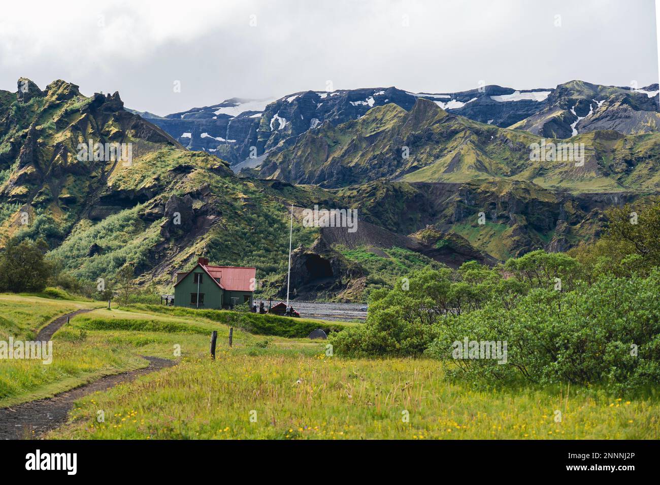 Rifugio di montagna in Islanda per gli escursionisti che esplorano il bellissimo paesaggio islandese Foto Stock