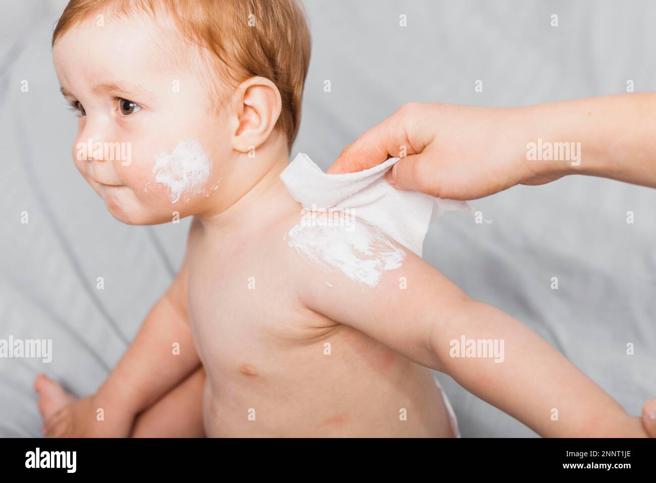 pulizia delle mani della salvietta per bambini. Foto ad alta risoluzione Foto Stock