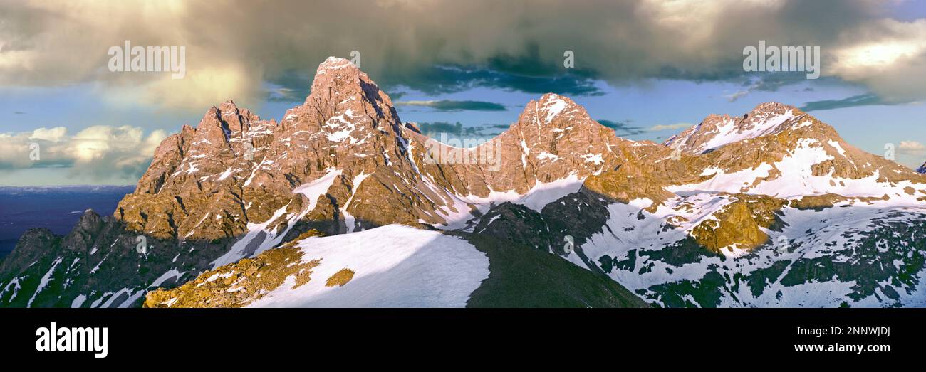 Paesaggio con montagne innevate, cima Table Mountain, Grand Teton National Park, Wyoming, USA Foto Stock