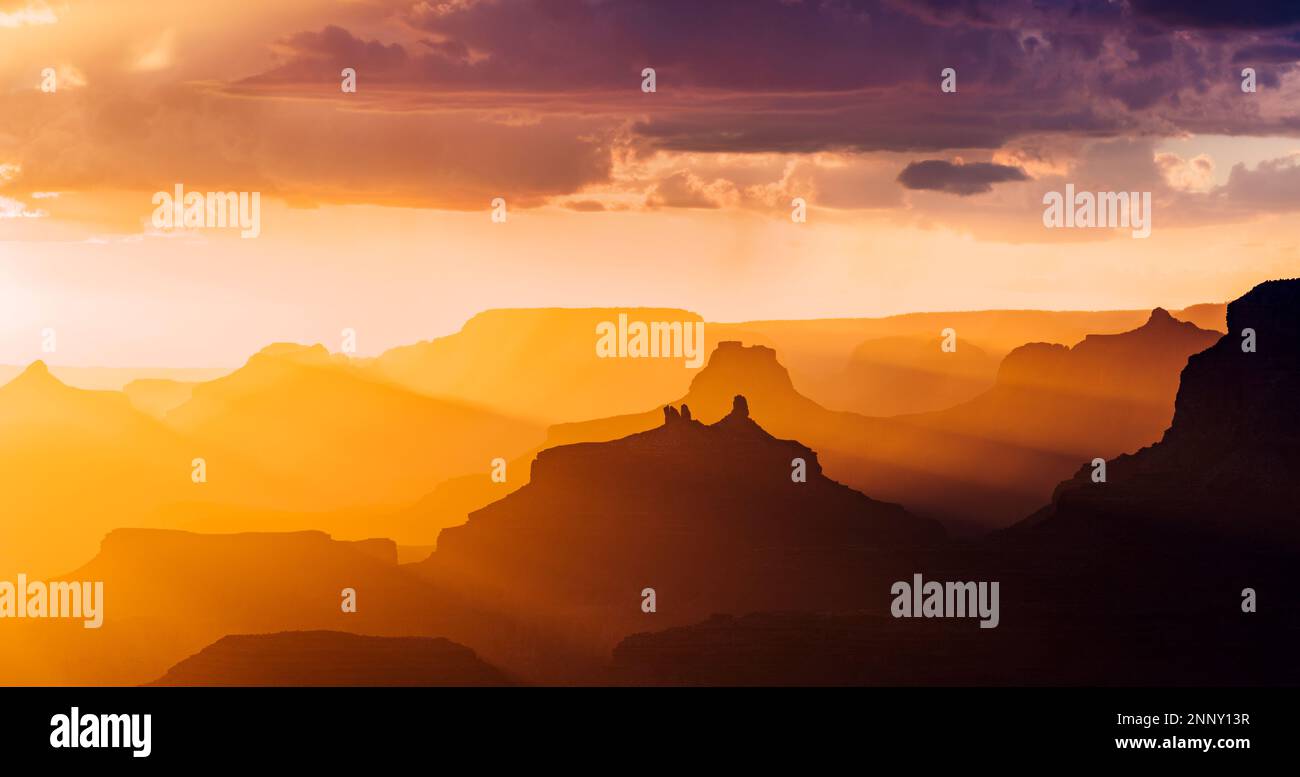 Lupan Point al tramonto, Grand Canyon National Park, Arizona, Stati Uniti Foto Stock