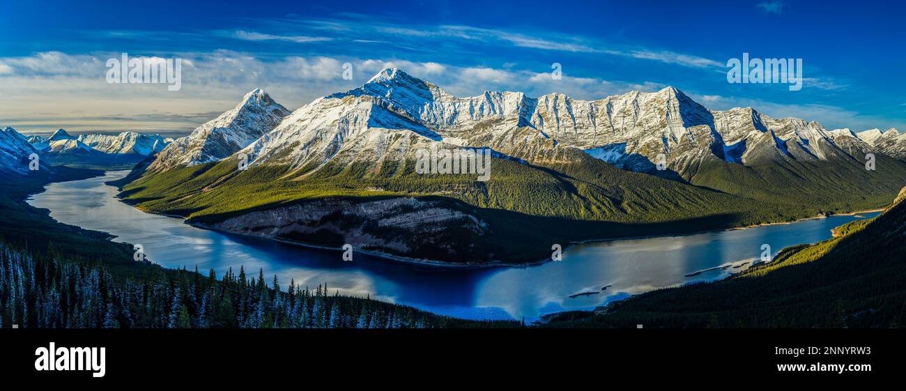 Lago Spray, Mt. Nestor, e Goat Mountain, Canmore, Alberta, Canada Foto Stock