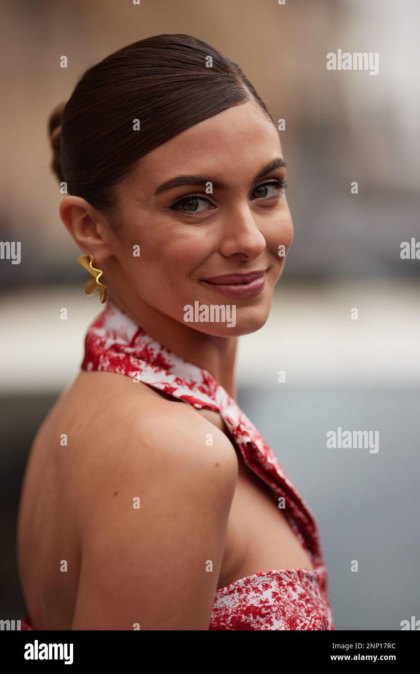 Carmella Rose Outside Filosofia di Lorenzo Serafini sfilata di moda durante la settimana della moda di Milano Womenswear Autunno/Inverno 2023/2024 Foto Stock