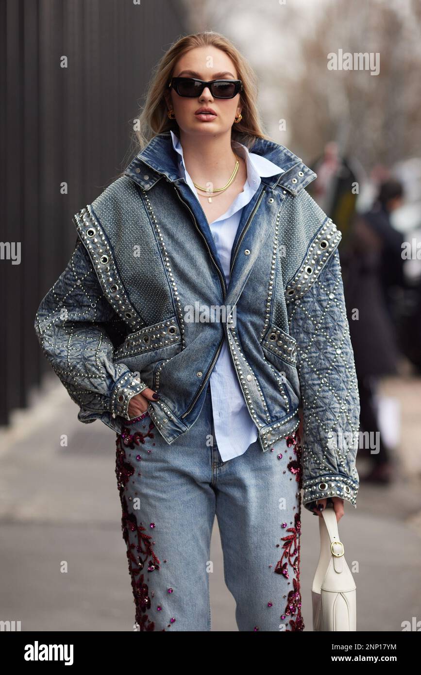 Supermodel Romee Strijd Outside Gucci sfilata di moda durante la settimana della moda di Milano Womenswear Autunno/Inverno 2023/2024 Foto Stock