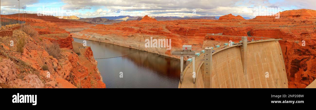 Glen Canyon Dam and Bridge Landscape, Arizona, USA Foto Stock