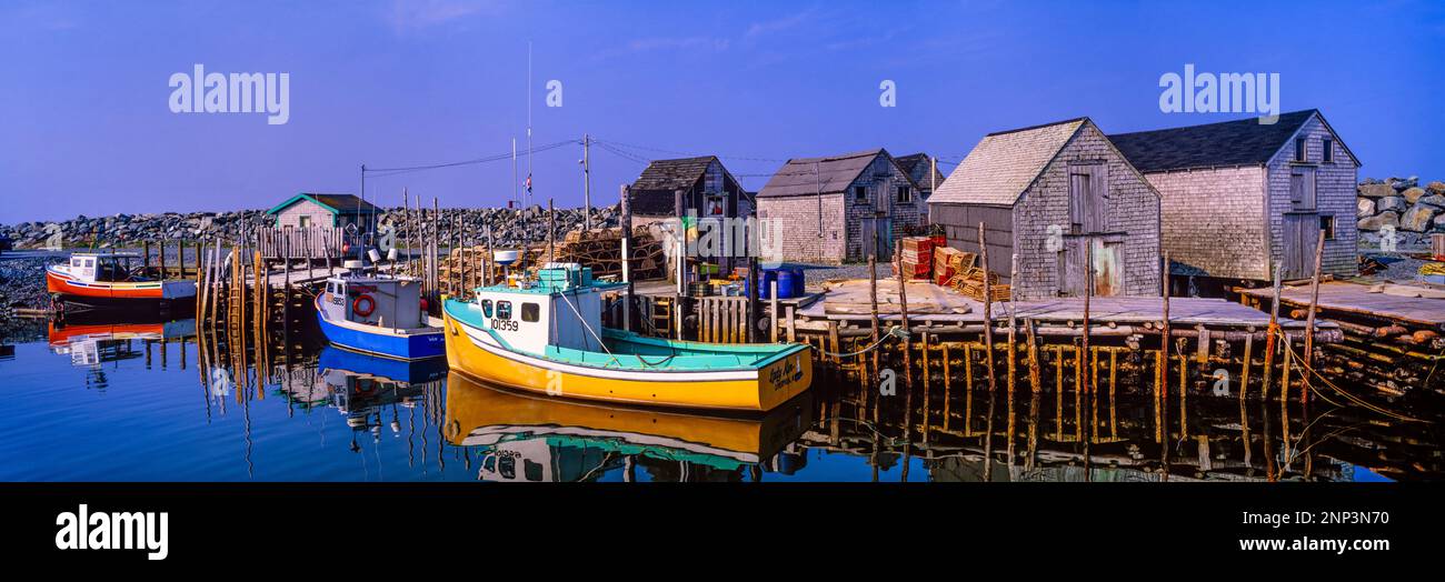 Barche per la pesca delle aragoste, West Berlin Harbour, Nova Scotia, Canada Foto Stock