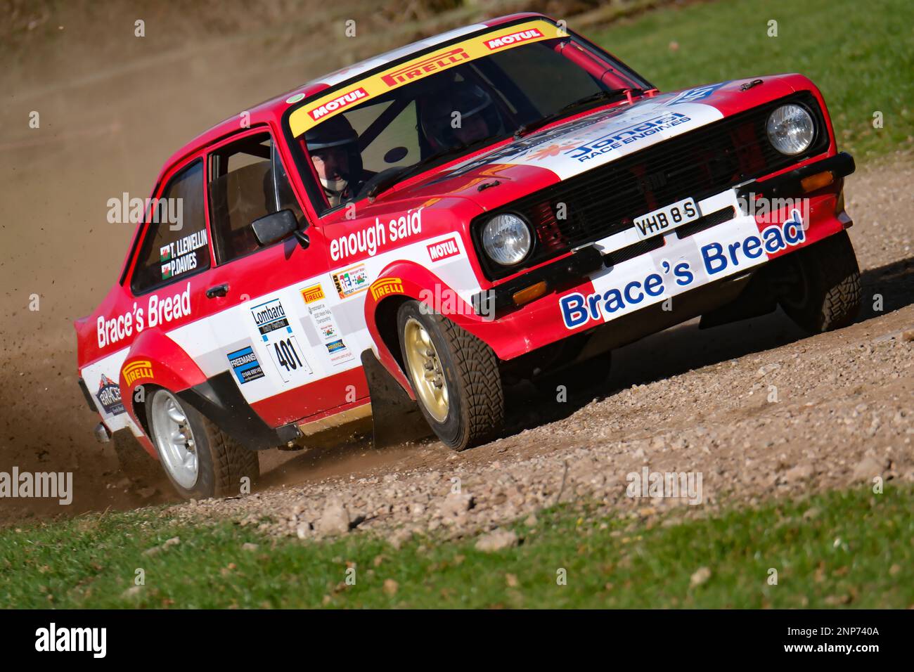 Coventry, Regno Unito. 25th Feb 2023. Race retro è tornato dopo una pausa di tre anni Stoneleigh Park (24-26th febbraio 2023) che copre ogni disciplina, tra cui formula e circuito racing, rallying, salite in collina, auto da turismo, serie monomarca, Auto GT e molto altro ancora, l'evento presenta una fantastica vetrina di auto iconiche in tutte le sale, oltre a commercianti in grado di soddisfare tutte le tue esigenze motoristiche, da abbigliamento, parti, arte e medicina, e un palcoscenico che ospita leggende della pista. Credit: Ian Tennant/Alamy Live News Foto Stock