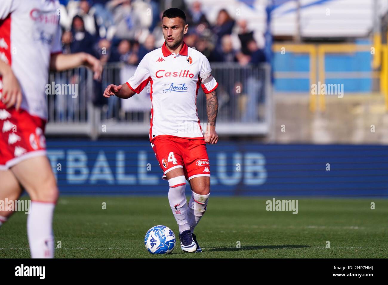 Brescia, Italia. 25th Feb, 2023. Mattia Maita (SSC Bari) durante Brescia Calcio vs SSC Bari, Campionato Italiano di calcio Serie B a Brescia, Italia, Febbraio 25 2023 Credit: Independent Photo Agency/Alamy Live News Foto Stock