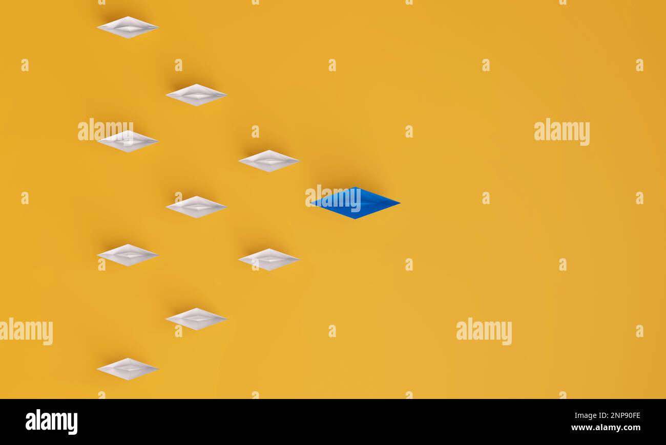 Vista dall'alto della barca di carta conduce in blu, seguita da un'altra barca bianca su sfondo giallo. Concetto di social media o follower su Internet. Rendering 3D. Foto Stock