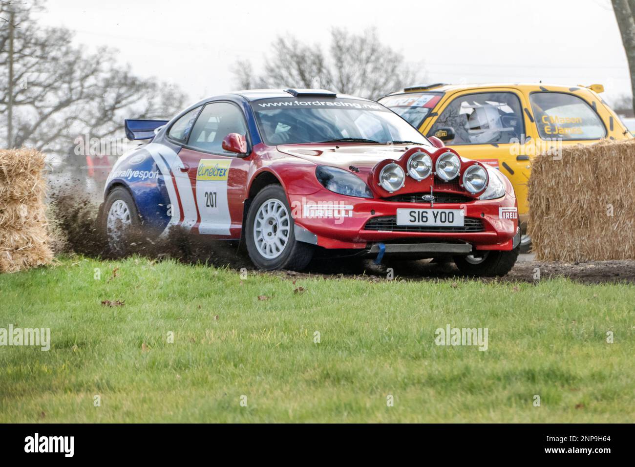 Ford Puma Coupe Rally auto a Race retro 2023 Exhibition e Rally stage a Stoneleigh Park Warwickshire UK Foto Stock