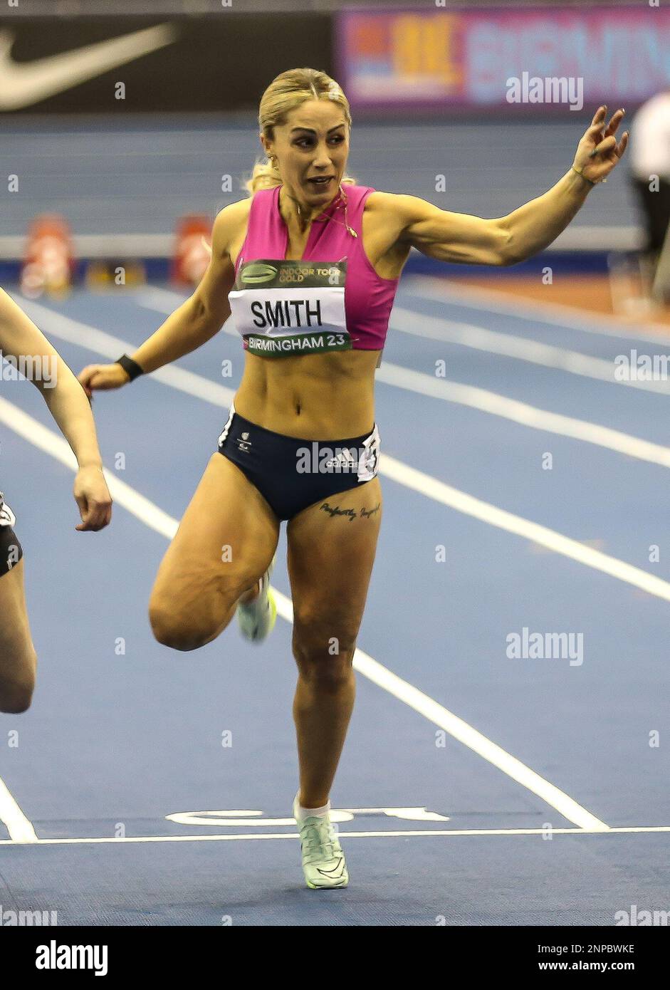 Birmingham, Regno Unito. 25th Feb 2023. Ali SMITH gestisce lo sprint femminile 60m durante il World Athletics ÒWorld Indoor TourÓ Final Meeting all'Utilita Arena, Birmingham, il 25th febbraio 2023 Credit: Ben Booth/Alamy Live News Foto Stock
