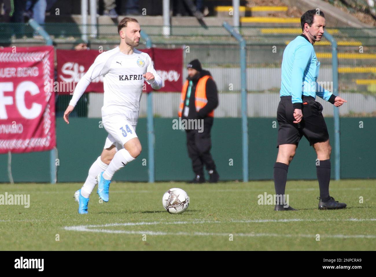 Berlino, Germania. 26th Feb 2023. Tobias Dombrowa dal 1. FC Lokomotive Leipzig in azione durante la partita tra BFC Dynamo vs. 1. FC Lokomotor Leipzig, Regionalliga Nordost (Lega Regionale Nord Est), turno 22, Sportforum Hohenschönhausen, Berlino, Germania, 26 febbraio, 2023. Iñaki Esnaola Credit: Iñaki Esnaola/Alamy Live News Foto Stock