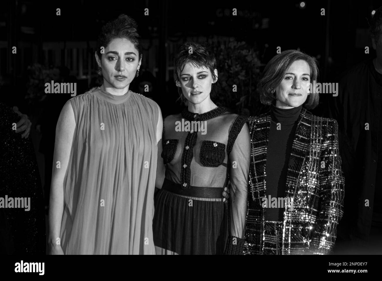 Berlino, Germania. 25th Feb, 2023. I membri della Giuria Internazionale Francine Maisler, Valeska Grisebach, Golshifteh Farahani, il presidente della Giuria Kristen Stewart, Carla Simon e Radu Jude arrivano per la cerimonia di chiusura del 73rd° Berlinale International Film Festival Berlino a Berlinale Palast il 25 febbraio 2023 a Berlino, Germania (Foto di Beata Siewicz/Pacific Press) Credit: Pacific Press Media Production Corp./Alamy Live News Foto Stock