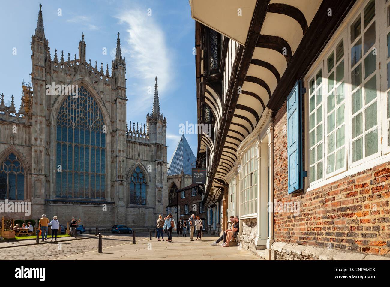 Pomeriggio di primavera al William's College con la cattedrale di York in lontananza. Foto Stock